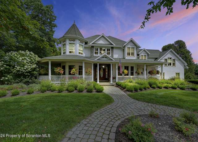 Property at 311 Glenmaura Dr, Moosic, PA 18507, 4 beds, 3.5 baths