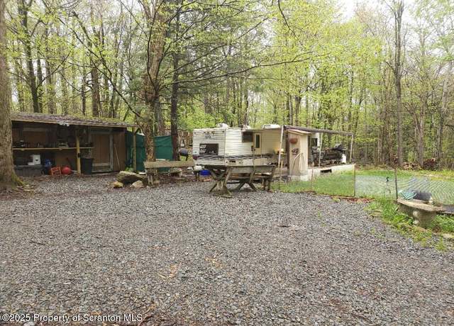 Property at 36 Bent Bow Path, Gouldsboro, PA 18424, 1 bed, 1 bath