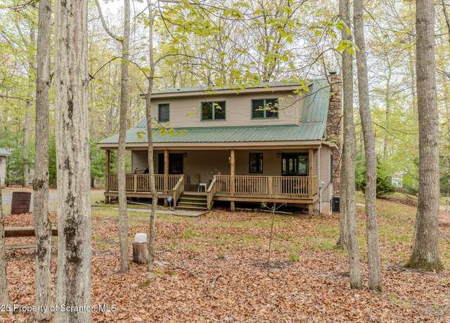 Property at 105 Poplar Ln, Tafton, PA 18464, 3 beds, 2 baths