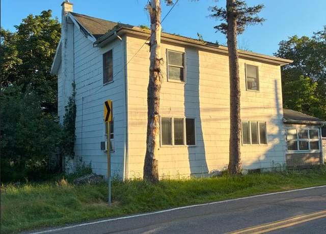 Property at 1335 Gravel Pond Rd, Clarks Summit, PA 18411, 3 beds, 2 baths