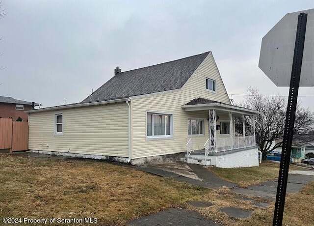 Property at 638 Duncan St, Scranton, PA 18505, 4 beds, 2 baths