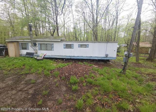 Property at 30 Bent Bow Path, Gouldsboro, PA 18424, 2 beds, 1 bath