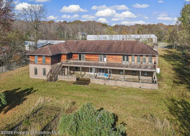 Property at 434 Hemlock Rd, Waymart, PA 18472, 7 beds, 3 baths