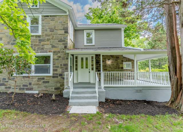 Property at 101 Homestead Dr, Dingmans Ferry, PA 18328, 4 beds, 2.5 baths