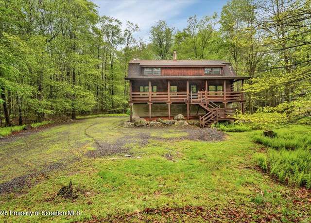 Property at 58 Sunset Dr, Clifton Twp, PA 18424, 4 beds, 2.5 baths