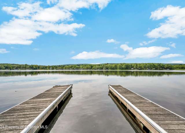 Property at 108 Shafran Dr, Lake Ariel, PA 18436, 5 beds, 3.5 baths