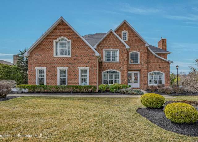 Property at 314 Glenmaura Dr, Moosic, PA 18507, 5 beds, 3.5 baths