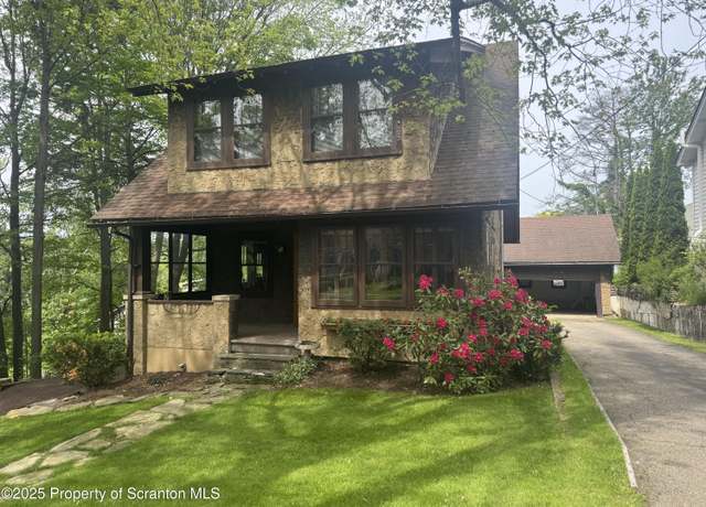 Property at 113 Claremont Ave, Clarks Summit, PA 18411, 3 beds, 2.5 baths