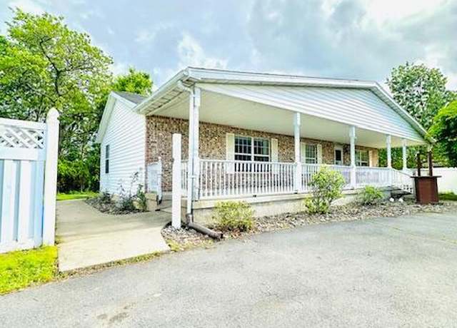 Property at 150 1/2 Howard St, Old Forge, PA 18518, 2 beds, 3 baths