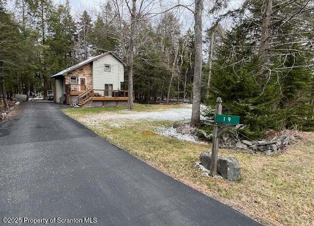 Property at 19 Louis Ln, Gouldsboro, PA 18424, 2 beds, 2 baths