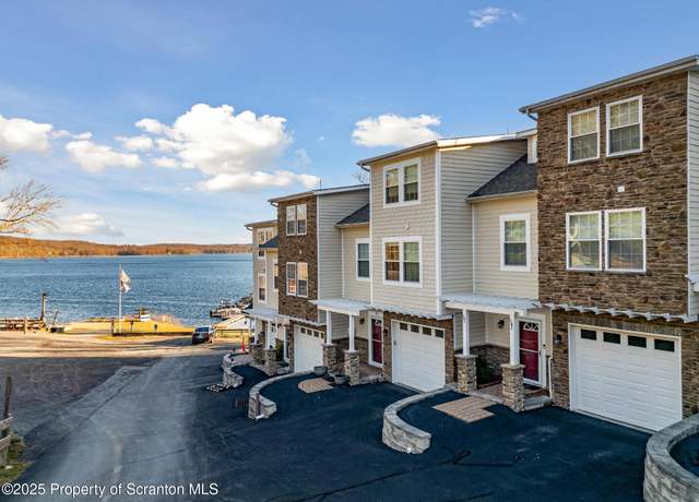 Property at 107 Rita Ln, Greentown, PA 18426, 4 beds, 4.5 baths