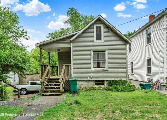Property at 289 Broadhead Ave, East Stroudsburg, PA 18301, 2 beds, 1.5 baths