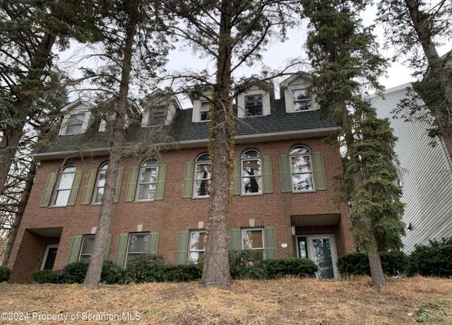 Property at 560 N Webster Ave, Scranton, PA 18510, 3 beds, 2.5 baths