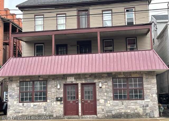 Property at 517-519 Cedar Ave, Scranton, PA 18505, 6 beds, 4.5 baths
