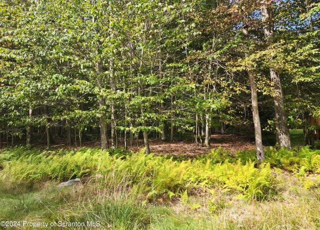 Property at 17 Teakwood Dr, Newfoundland, PA 18445