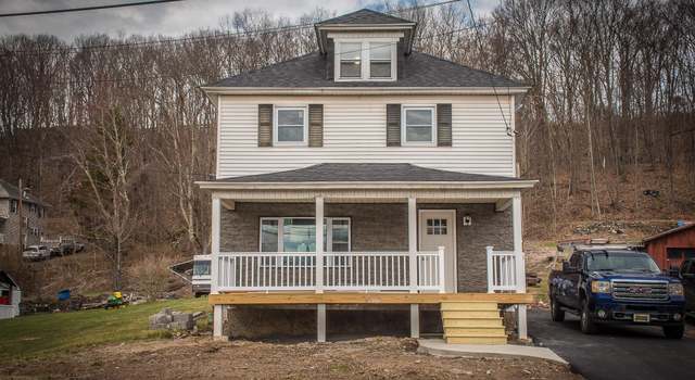 Photo of 525 Cemetery St, Mayfield, PA 18433
