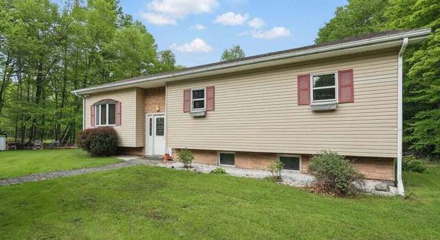 Photo of 696 Elk Lake Dr, Waymart, PA 18472