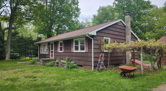 Photo of 49 2nd St, Gouldsboro, PA 18424