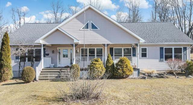 Photo of 20 Butterridge Ln, Sterling, PA 18463