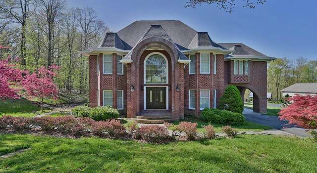 Photo of 19 Emerson Dr, Moosic, PA 18507
