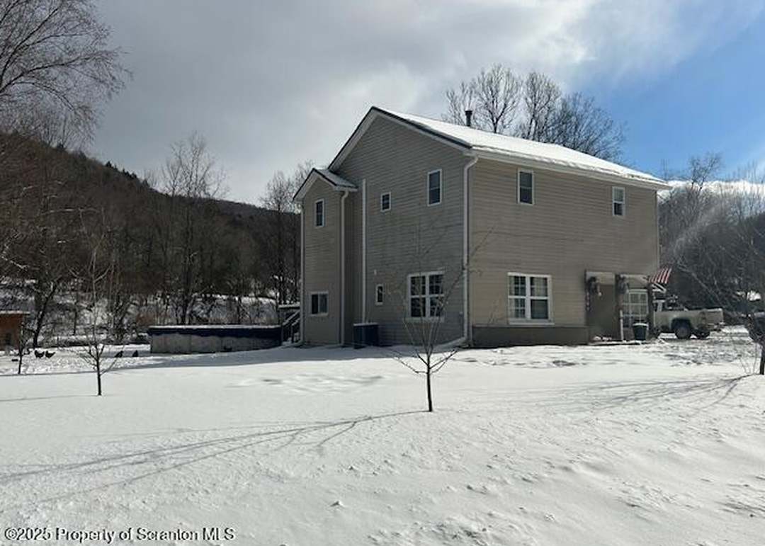 598 Winterdale Road Rd, Starlight, PA 18461