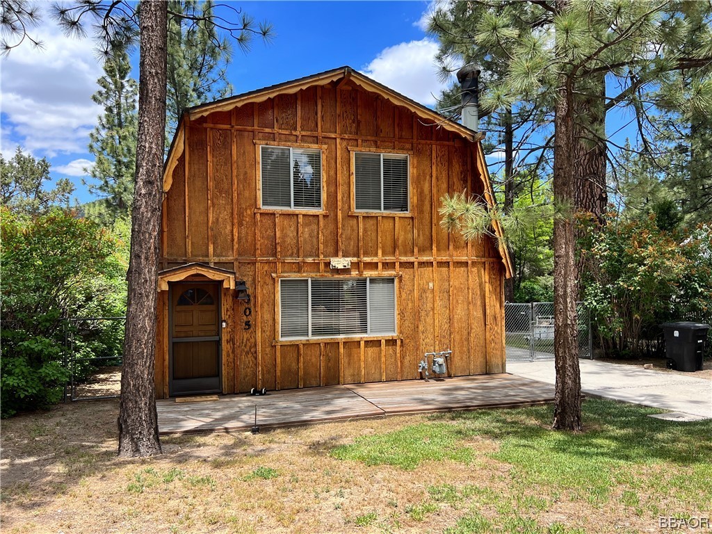 305 E Barker Blvd, Big Bear City, CA 92314 | MLS# 32300850 | Redfin