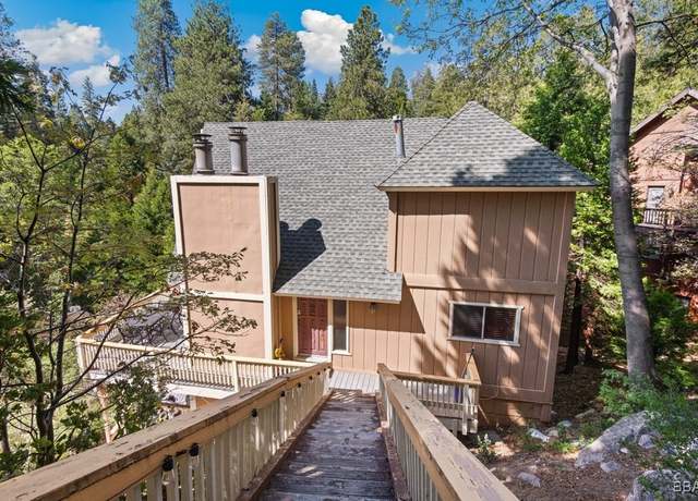 Property at 27495 Cedarwood Dr, Lake Arrowhead, CA 92317, 4 beds, 3 baths