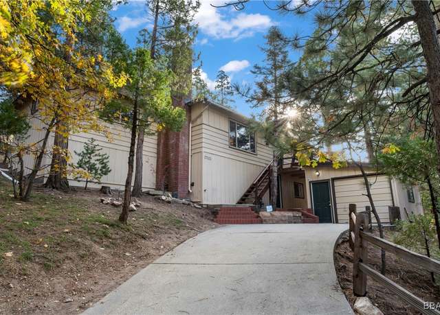 Property at 27121 Peninsula Dr, Lake Arrowhead, CA 92352, 3 beds, 2 baths
