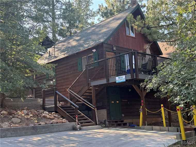 Photo of 40263 Bonita Ln Big Bear Lake, CA 92315