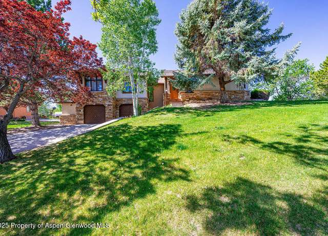 Property at 817 Lanai Drive Dr, Grand Junction, CO 81506, 4 beds, 2.5 baths