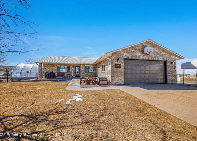 Property at 37 Pronghorn Rd, Craig, CO 81625, 5 beds, 3 baths