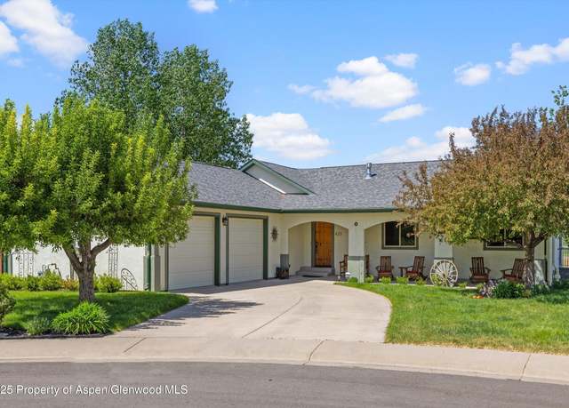 Property at 433 Eagles View Ct, Silt, CO 81652, 4 beds, 3 baths