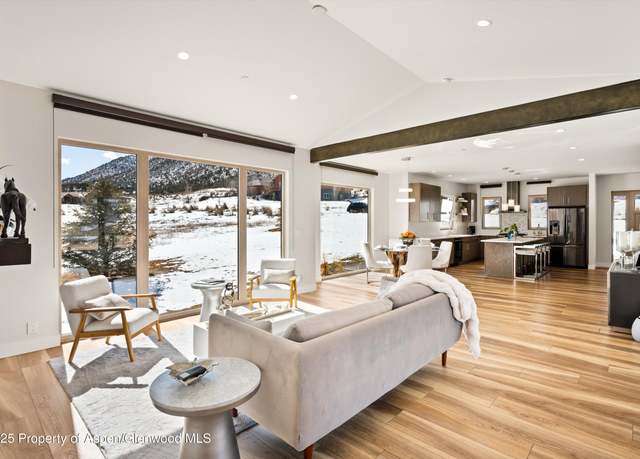Property at 290 Spring View Dr, Glenwood Springs, CO 81601, 4 beds, 4 baths