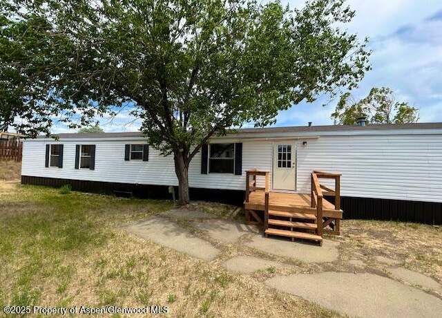 Property at 1139 Cottonwood Ave, Craig, CO 81625, 3 beds, 2 baths