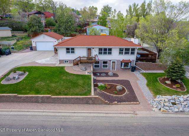 Property at 301 W 10th St, Craig, CO 81625, 4 beds, 2 baths
