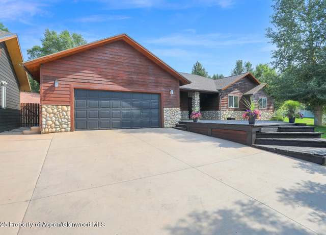 Property at 997 E 10th St, Craig, CO 81625, 4 beds, 2.5 baths