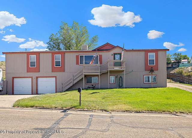 Property at 1097 Kowach Dr, Craig, CO 81625, 4 beds, 3 baths