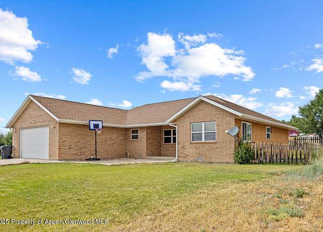 Property at 3695 W W. 6th St, Craig, CO 81625, 3 beds, 2 baths