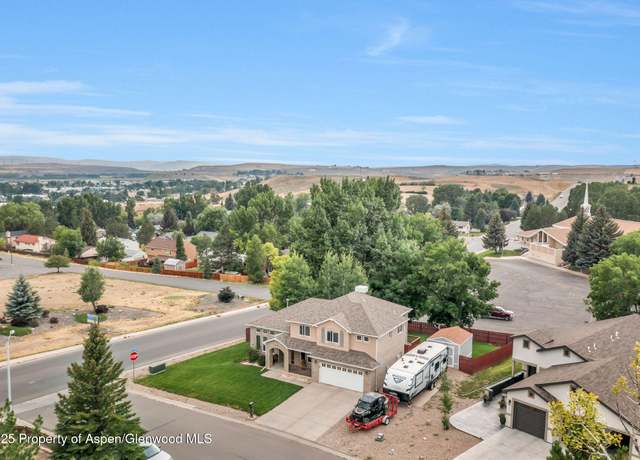 Property at 908 Ridge Rd, Craig, CO 81625, 5 beds, 3.5 baths