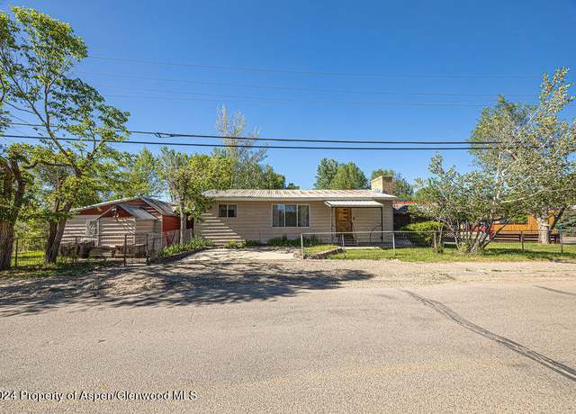 Property at 1008 Washington St, Craig, CO 81625, 3 beds, 2 baths