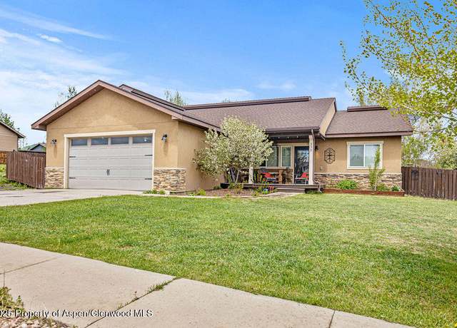 Property at 352 Lake View Rd, Hayden, CO 81639, 3 beds, 2 baths