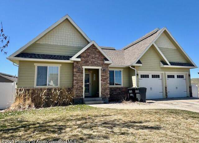 Property at 676 Overlook Dr, Craig, CO 81625, 5 beds, 3.5 baths