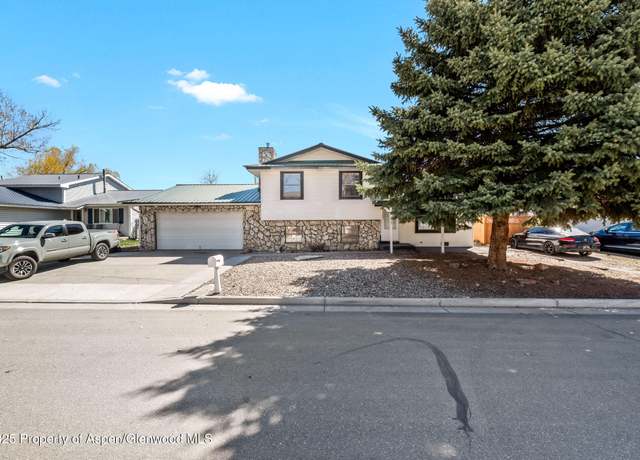 Property at 325 Apple St, Craig, CO 81625, 4 beds, 2 baths