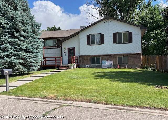 Property at 3057 Wellington Ave, Grand Junction, CO 81504, 5 beds, 3 baths