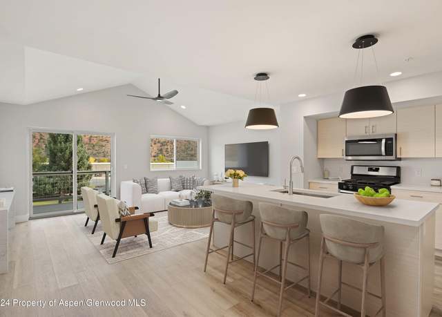 Property at 1721 Ripple Ln, Glenwood Springs, CO 81601, 4 beds, 3.5 baths