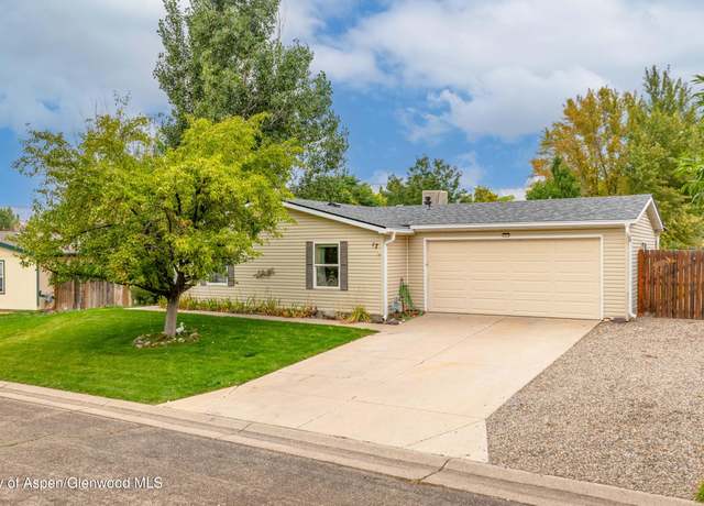 Property at 17 Mineral Springs Cir, Parachute, CO 81635, 3 beds, 2 baths