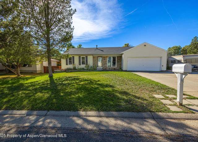 Property at 896 Villa View Dr, Craig, CO 81625, 3 beds, 3 baths