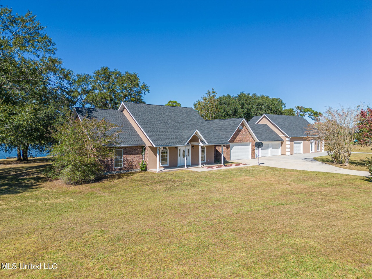 11127 Christopher Dr, Pass Christian, MS 39571 MLS 4032566 Redfin