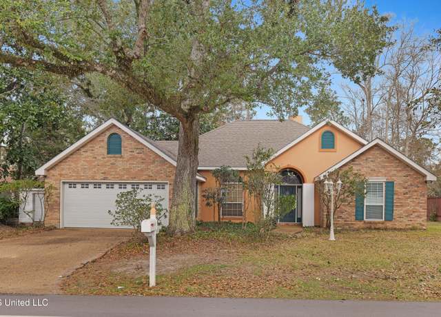 Property at 74616 N Diamondhead Dr, Diamondhead, MS 39525, 3 beds, 2 baths