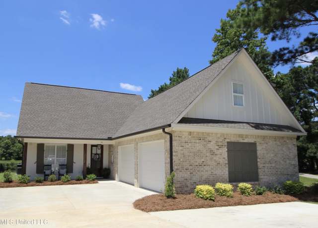 Property at 99 Harbor View Dr, Madison, MS 39110, 4 beds, 3.5 baths